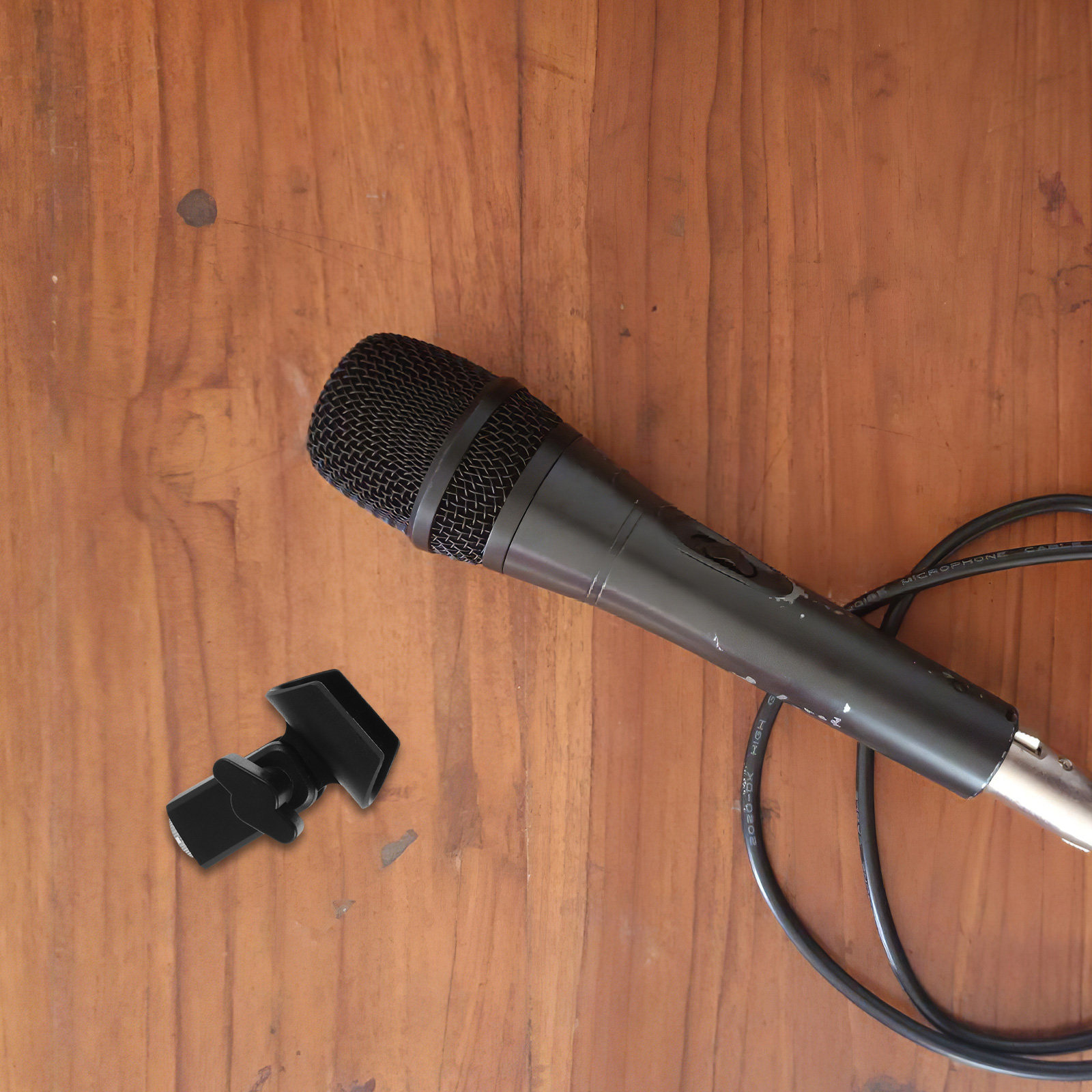Universal Adjustable Mic Clip  - Desk Setup With Mic recension och pris